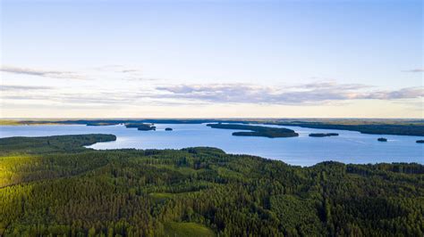 Rajavartiolaitos epäilee venäläisen kalastajaveneen ylittäneen itärajan ...