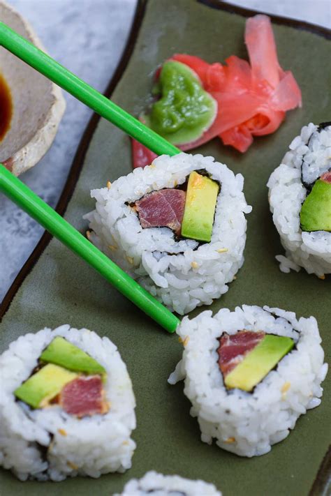 Spicy Tuna Roll (How to Make Tuna Sushi at Home)