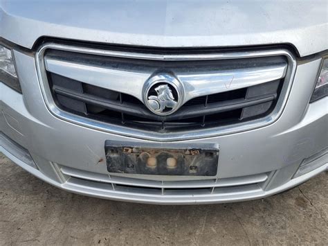 HOLDEN CRUZE JG 03/2009-02/2011 GRILLE CD TYPE - MMM Auto Centre