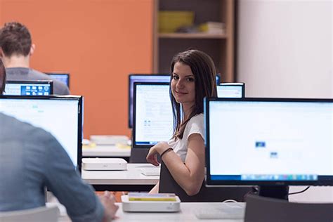 Computer Lab HD 的图像结果