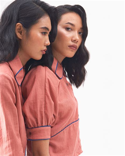 BLUE GARDEN COLLECTION – CROSS A LINE