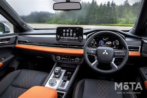 アウトランダーphev - 国内自動車本体