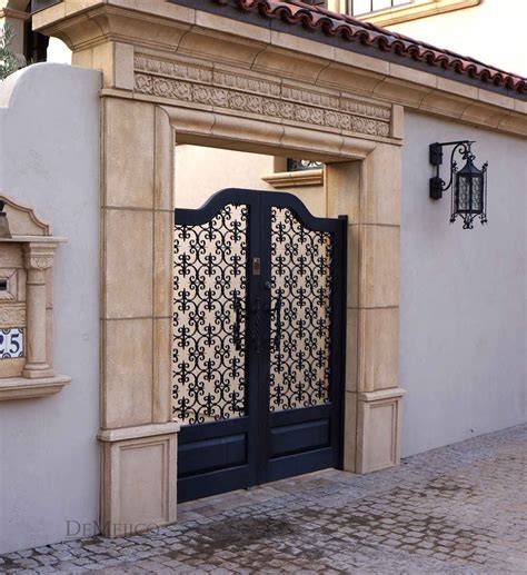 Gate In Spanish Translation at James Aviles blog