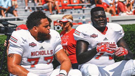 Former 'Last Chance U' football players file lawsuit over their portrayals