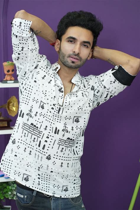 Short Kurtas for Men to Celebrate in Style (2024 Edition) – Style Matters