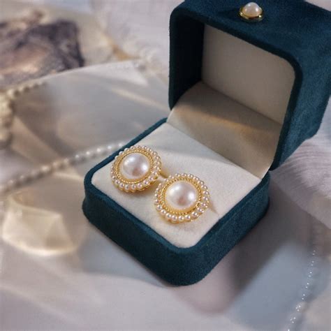 Timeless classic pearl stud earrings JLT11550