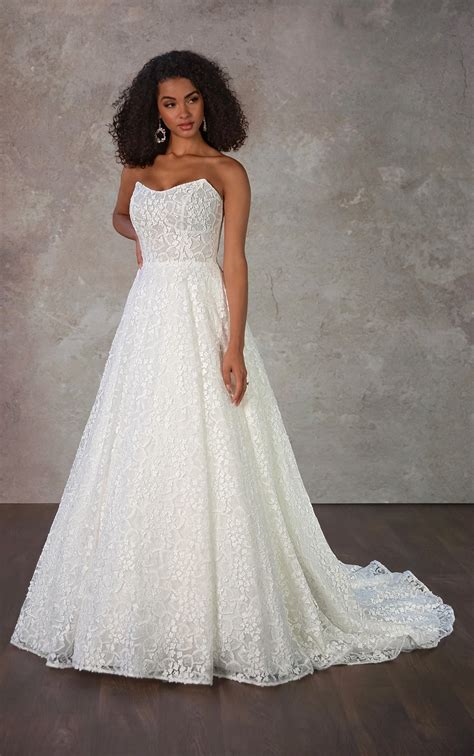 Romantic Strapless A-Line Lace Wedding Dress