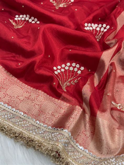 Chand Baliyan Pearl Motif Hand Zardozi Work Saree – Hanfi Handicraft