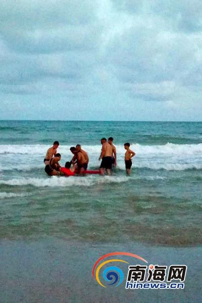 三亚银泰酒店救生员一小时内连救三名溺水者-新闻中心-南海网