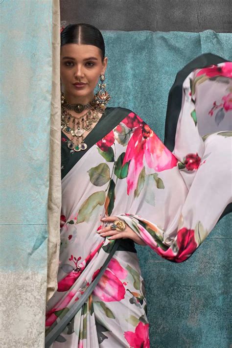 Alluring Off White Color Printed Crepe Fabric Saree – Simple Sarees