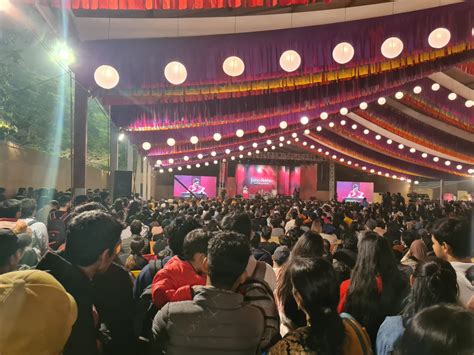 Jashn-e-Rekhta:Javed Akhtar says language should not be linked to script