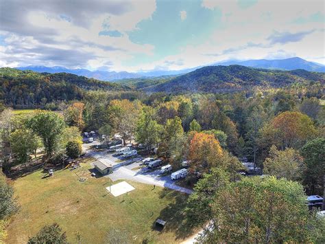 Best Full Hookup Campgrounds in Tennessee