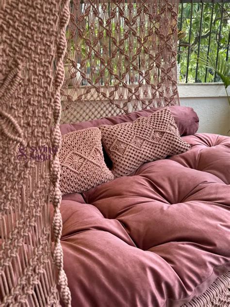 Lounge Bed – Swing Saga