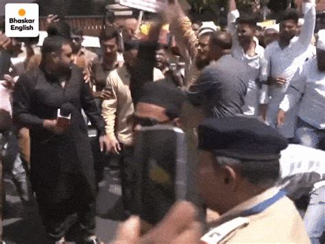 Nationwide Protests Erupt Against Waqf Amendment Bill , Arrests in ...