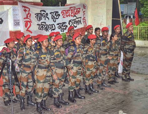 Group enters JU in Army-like fatigues: Police summons Registrar & Dean ...