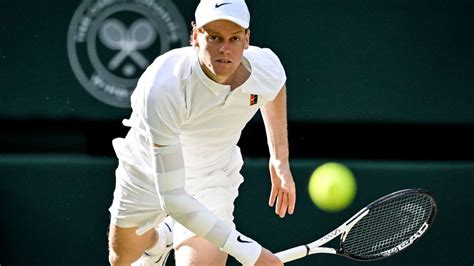 Italian rapper apologizes for Jannik Sinner-Hitler lyric - ESPN