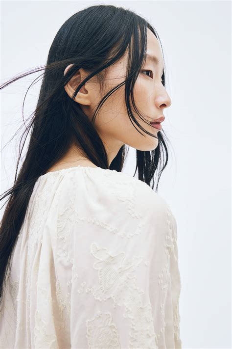 Jacquard-weave blouse - Cream - Ladies | H&M IN