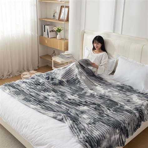 Buy Grey Gradient AC Blankets – HOKIPO | Har Ghar ka Humsafar