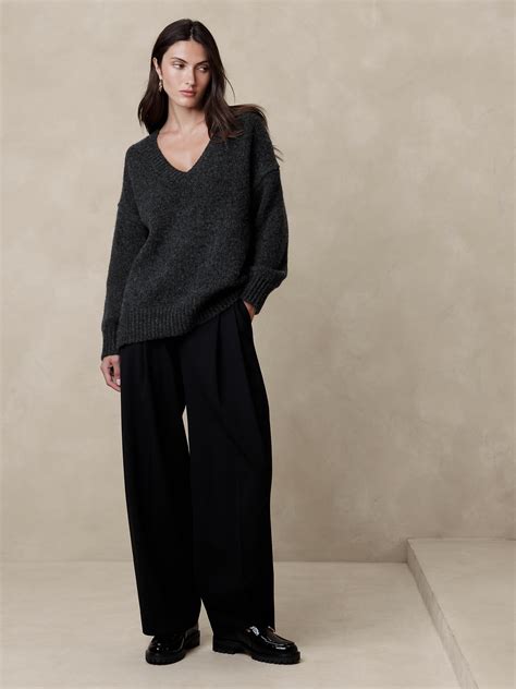 Salma Oversized Wool-Cotton Sweater | Banana Republic