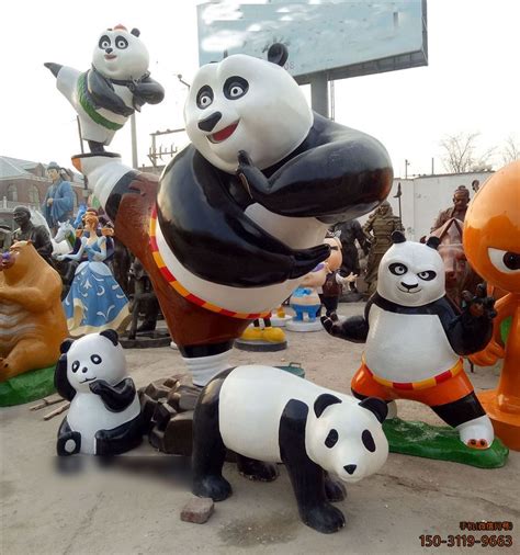 大型玻璃钢熊猫爬墙雕塑 - 杜克实业
