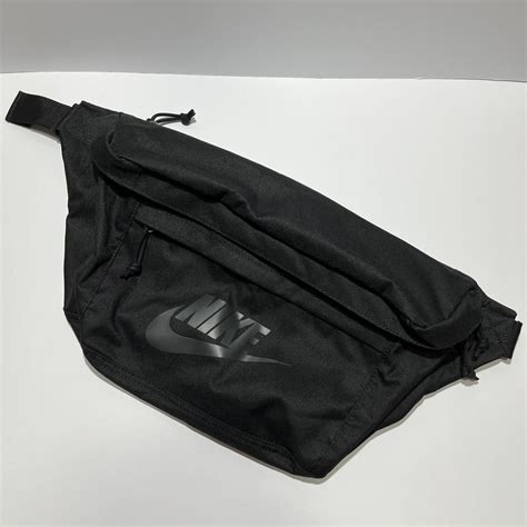 NIKE Waist Pack / Body Bag, Men's Fashion, Bags, Belt bags, Clutches ...