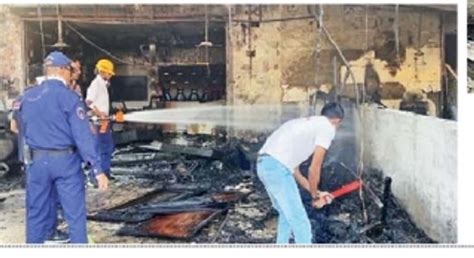 Ajwa Road Furniture Shop Fire, Gas Bottle Exploding Huge Explosion ...