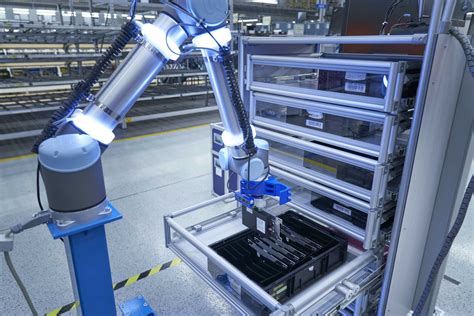 Logistics robot "PickBot" at BMW Group Logistics (11/2018)