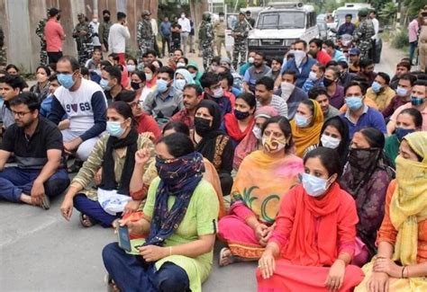 1990 like scene in Jammu and Kashmir! Kashmiri Pandits announced exodus ...