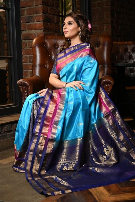 Top Reasons Why Handloom Sarees Are Redefining Current Ethnic Wear ...