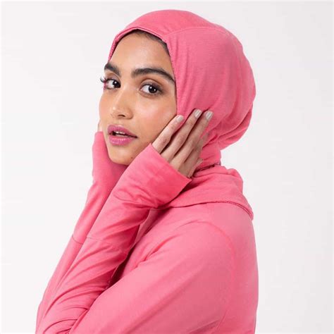 7 Modest Gym Clothes To Look Sporty While Working Out