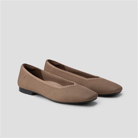 Square-Toe V-Cut Flats (Margot™ 2.0), ESPRESSO, EU35 | VIVAIA