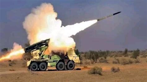 Pinaka Missile कानपुर में तैयार, 5757KM की गति में रास्ता बदलकर दुश्मन ...