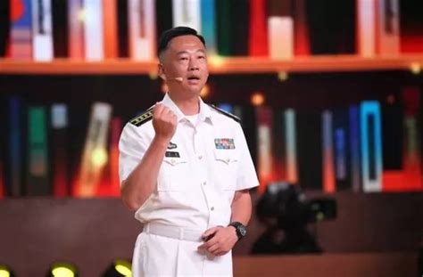 李晓岩：我国首位非正式航母舰长，辽宁号服役前6个月遗憾被调离-今日头条