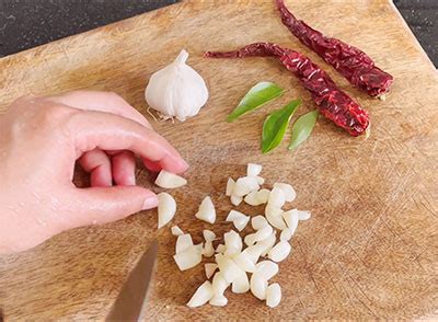 Garlic tambli recipe | How to make bellulli tambuli | Fried garlic ...