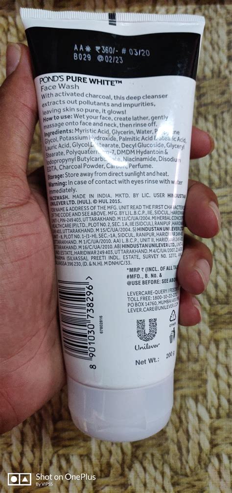 Pond's Pure White Anti Pollution Activated Charcoal Face Wash, 200 g ...