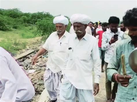 Jawai river flows again after 2 years, farmers celebrate Women dance ...