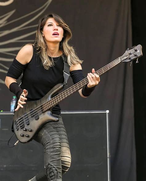 Emma Anzai (Sick Puppies/Evanescence) : r/Metalboners