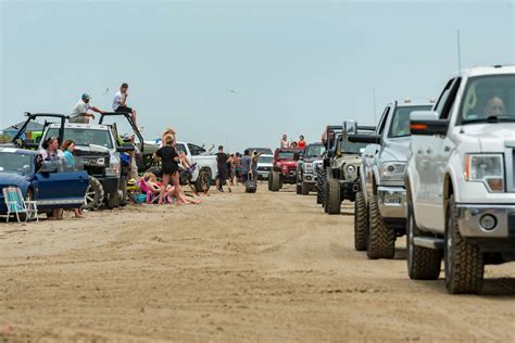 100K crowd on Texas 'Jeep Weekend' means some businesses will close