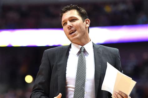 Luke Walton crushes Cleveland after glance at World Series score | New ...