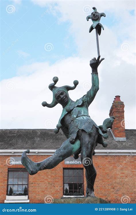 The Circus Clown statue editorial stock photo. Image of avon - 221289908