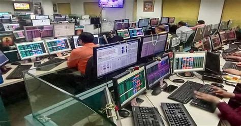 Share Market में बंपर उछाल, कारोबार के दौरान Sensex रिकॉर्ड ऊंचाई पर पहुंचा