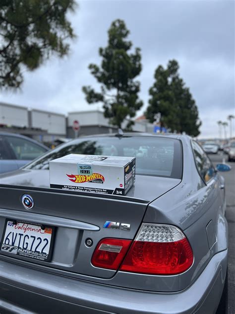 Walked past the clearance isle at Wally World and found a box : r/HotWheels