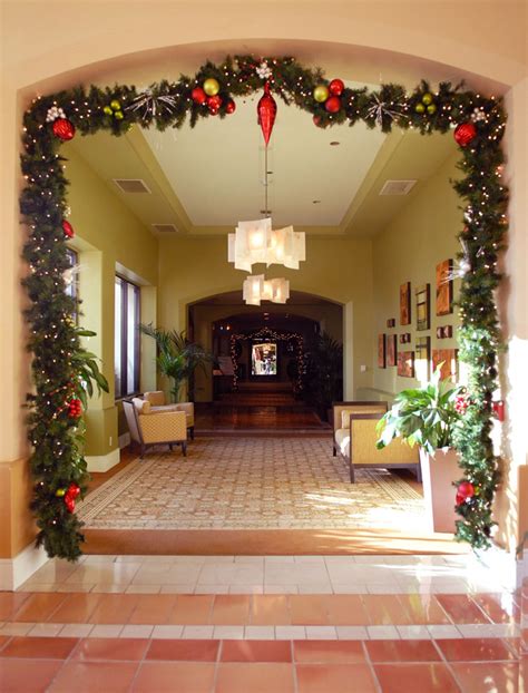 Christmas Hallway Ideas: Creating A Festive Entrance – HOMYSTYLE