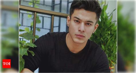 Pratik Sehajpal said this just before entering Bigg Boss 15 house: Ab ...