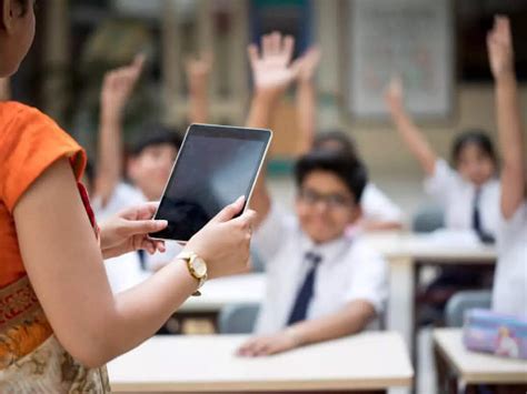 How to 'fit in' in any society