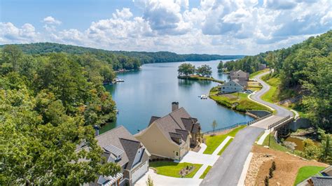 Lake Arrowhead | Mountain Community near Atlanta GA | Golf Community