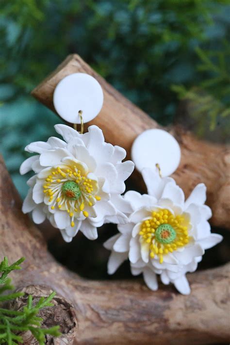 Daisy Bloom Polymer Clay Earrings for Haldi & Bridal Moments – Seema ...