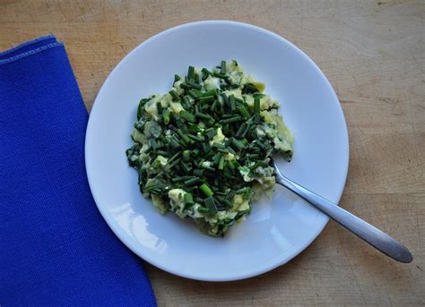 Scrambled Eggs with Spinach and Chives | Tangled Up In Food