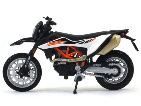 KTM 690 SMC R 1:18 Maisto diecast scale model bike | Scale Arts India