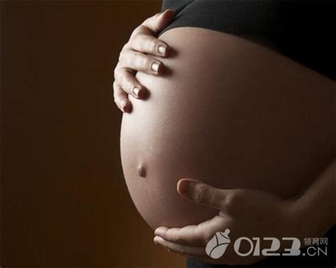 胎动时宝宝在做什么?胎动多少次正常? - 每日头条